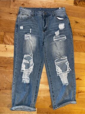 Women’s Distressed Baggy Jeans